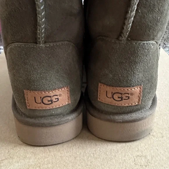 Ugg boots Classic Suede Shearling Boots - Olive - Picture 8 of 14